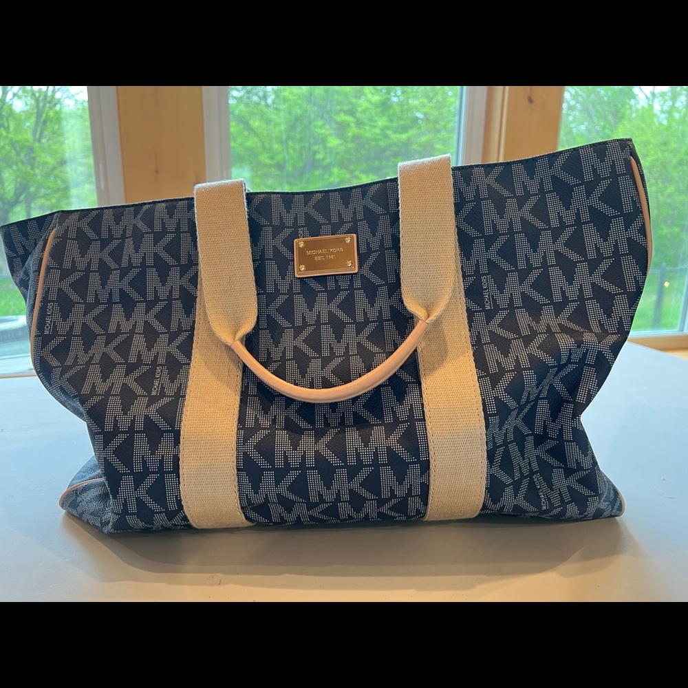 Michael Kors travel bag with bag
